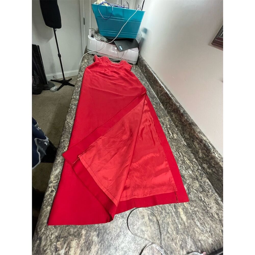 Cire Women's Size 10 Red Beaded V-Neck Long Evening Gown, wedding, prom, formal - Picture 10 of 16